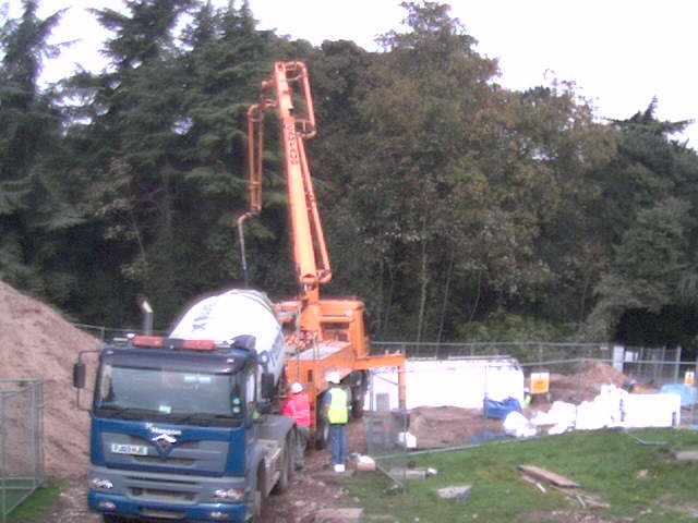 Concrete Pouring 25th Sept 2006