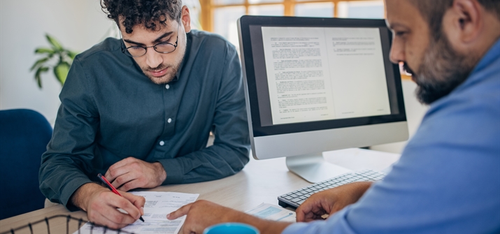 Student in a CV feedback meeting