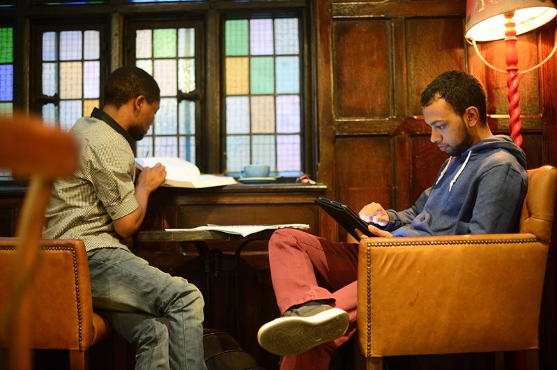 Students relaxing in the 200 degree coffee shop