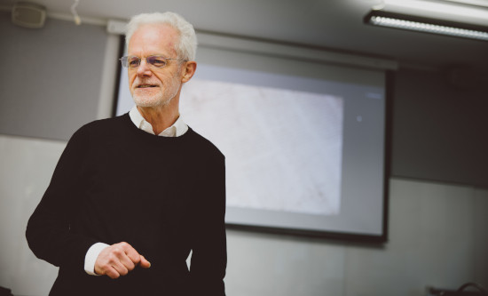 Professor of Theology Richard Bell leading a seminar