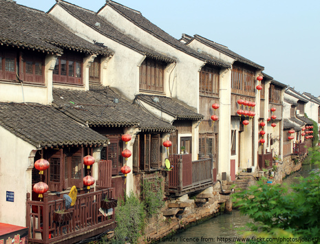 ChineseHousesByTheCanal